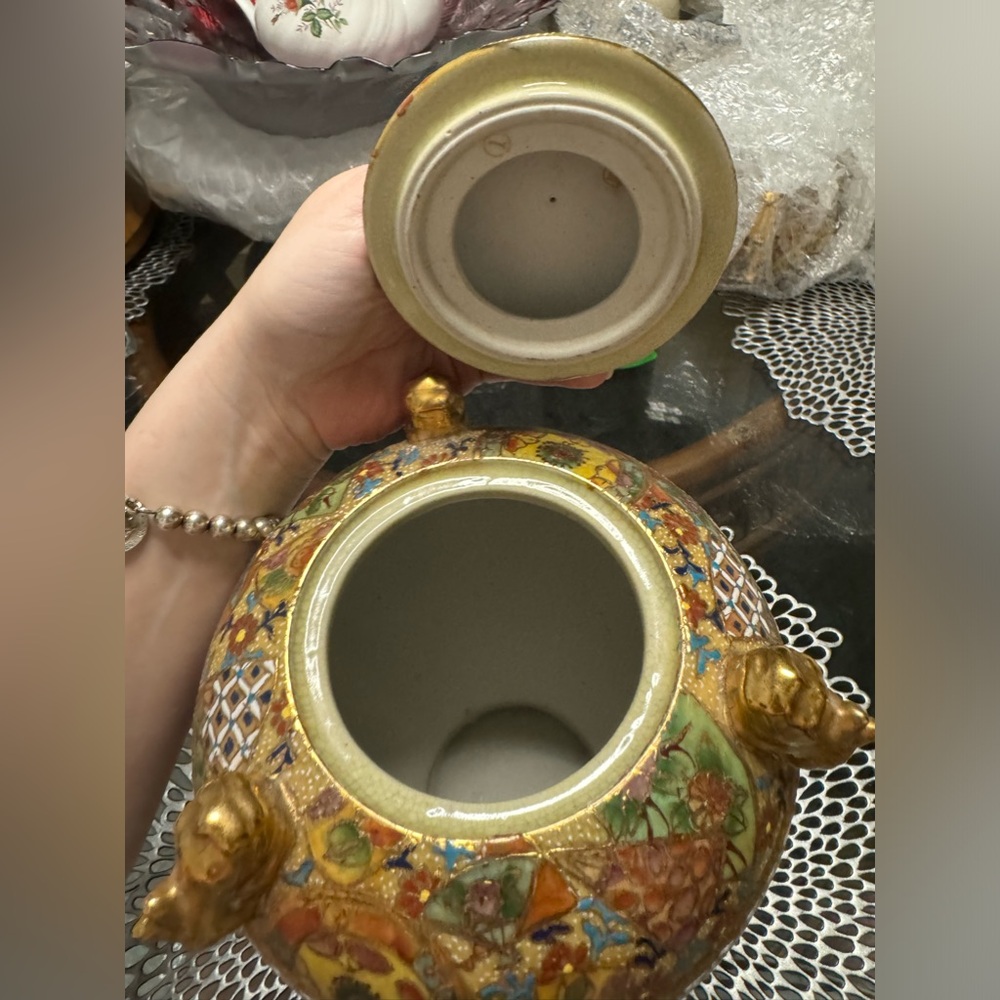 Rare Oriental Vintage Hand Painted Porcelain Pot W/ Lid. Raised Art Gold Gilded - Picture 8 of 14